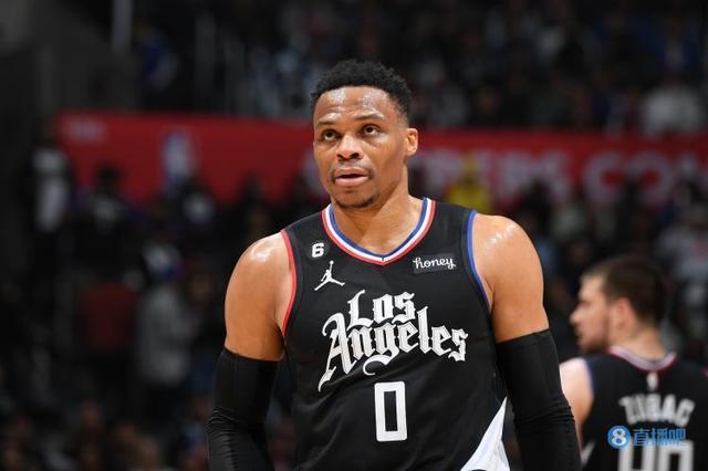 罗马诺：齐达内与法国足协达成口头协议，他没与皇马进行谈判（罗马诺：齐达内与法足协达成口头一致，未与皇马展开谈判）