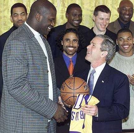 34岁阿联酋国脚奥马尔宣布退役，曾斩获亚洲足球先生（阿联酋名将奥马尔34岁宣布挂靴，曾获亚洲足球先生）