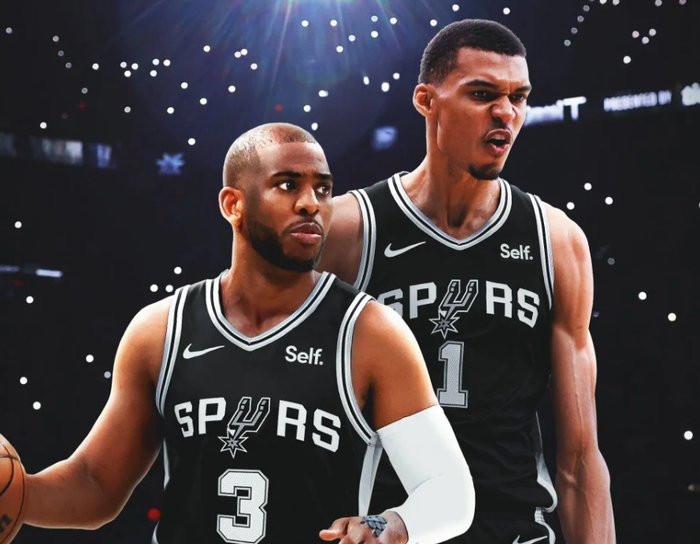 多特4-0十人黄潜，吉拉西双响，阿德耶米、斯文松建功，法比奥-席尔瓦失点（十人黄潜0-4不敌多特，吉拉西梅开二度，阿德耶米与斯文松破门，法比奥-席尔瓦点球失手）