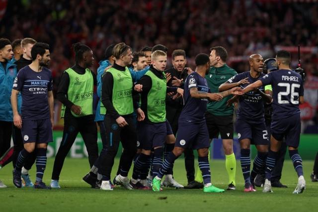 斯洛特：很不巧基耶萨病了，无论作为球员还是个人我都喜欢他（斯洛特：遗憾基耶萨生病了，无论球员还是个人我都很欣赏他）