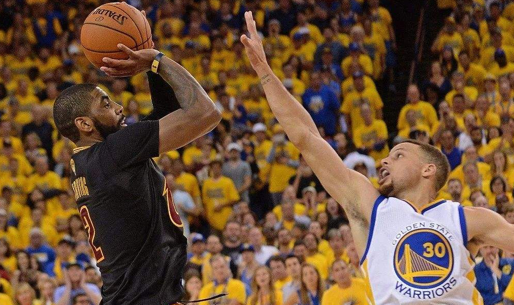 天空：纽卡对谢什科报价8000万欧+浮动，曼联不想卷入竞价战（天空：纽卡8000万欧+浮动报价谢什科，曼联不愿参与竞价战）