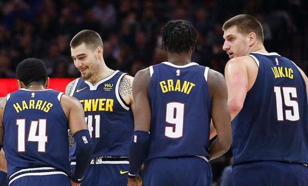 泰州队巴特“苏超”夺冠后缅怀父亲：我还在这条路上努力着（苏超封王后，泰州队巴特追忆父亲：我仍在这条路上奋进）