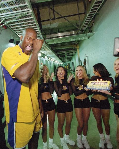 洲际杯战报：德阿拉斯凯塔梅开二度，弗拉门戈2-1蓝十字（洲际杯焦点战：德阿拉斯凯塔双响，弗拉门戈2比1击败蓝十字）