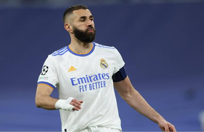 伊涅斯塔：中场球员当教练更能掌控全局，小法现在做得非常好（伊涅斯塔：中场出身更会统筹全局，小法执教表现出色）