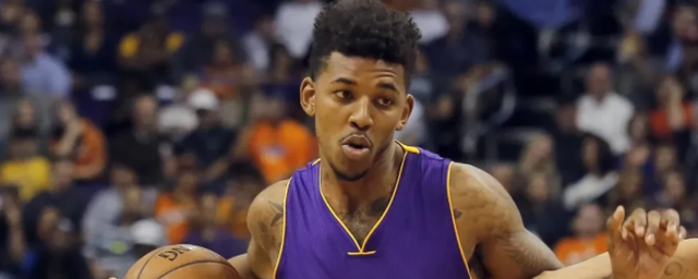 🎮布达佩斯Major：高歌猛进！FaZe2-0横扫老鼠晋级半决赛（🎮布达佩斯Major：FaZe2-0零封老鼠，强势挺进半决赛）